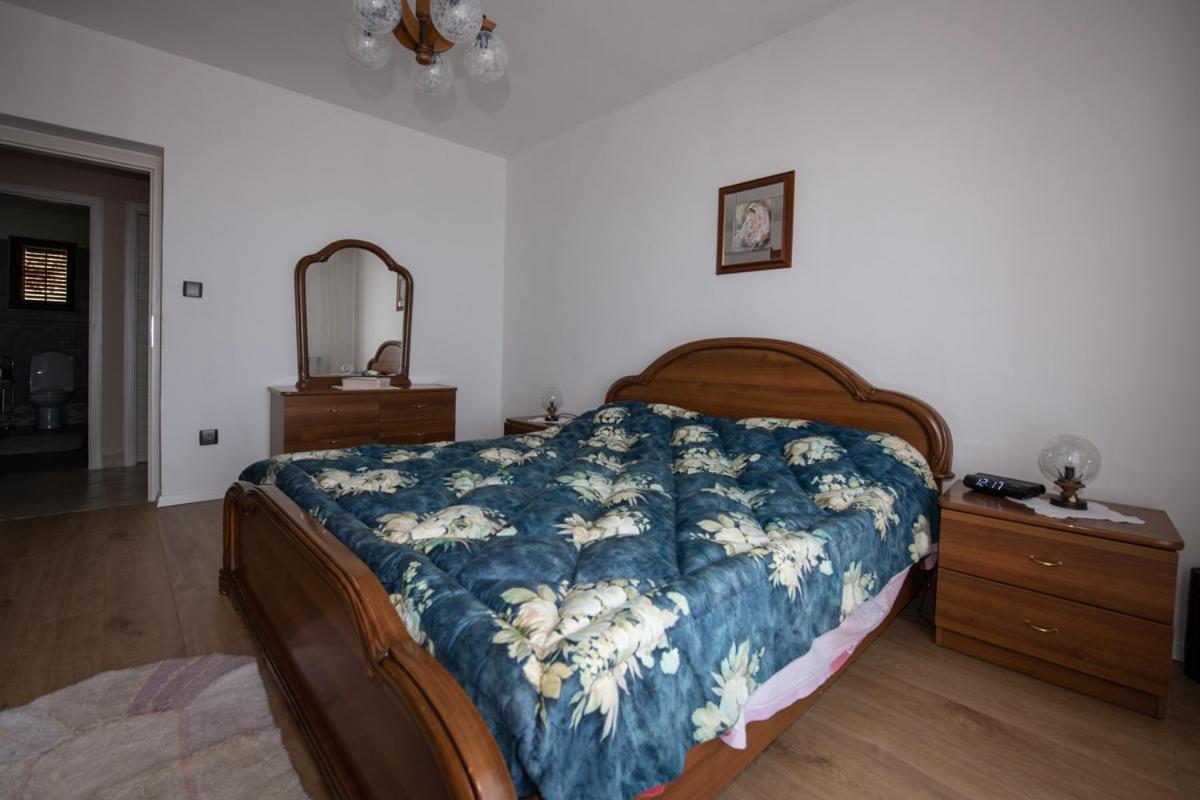 Apartman Elvis Lovran Exterior photo